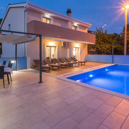 Villa Tomic Trnbusi