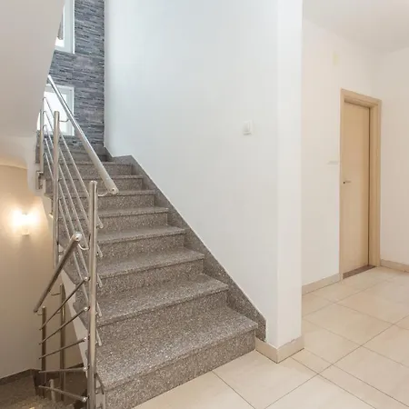 Tomic Villa