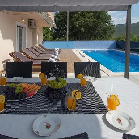 Tomic Villa